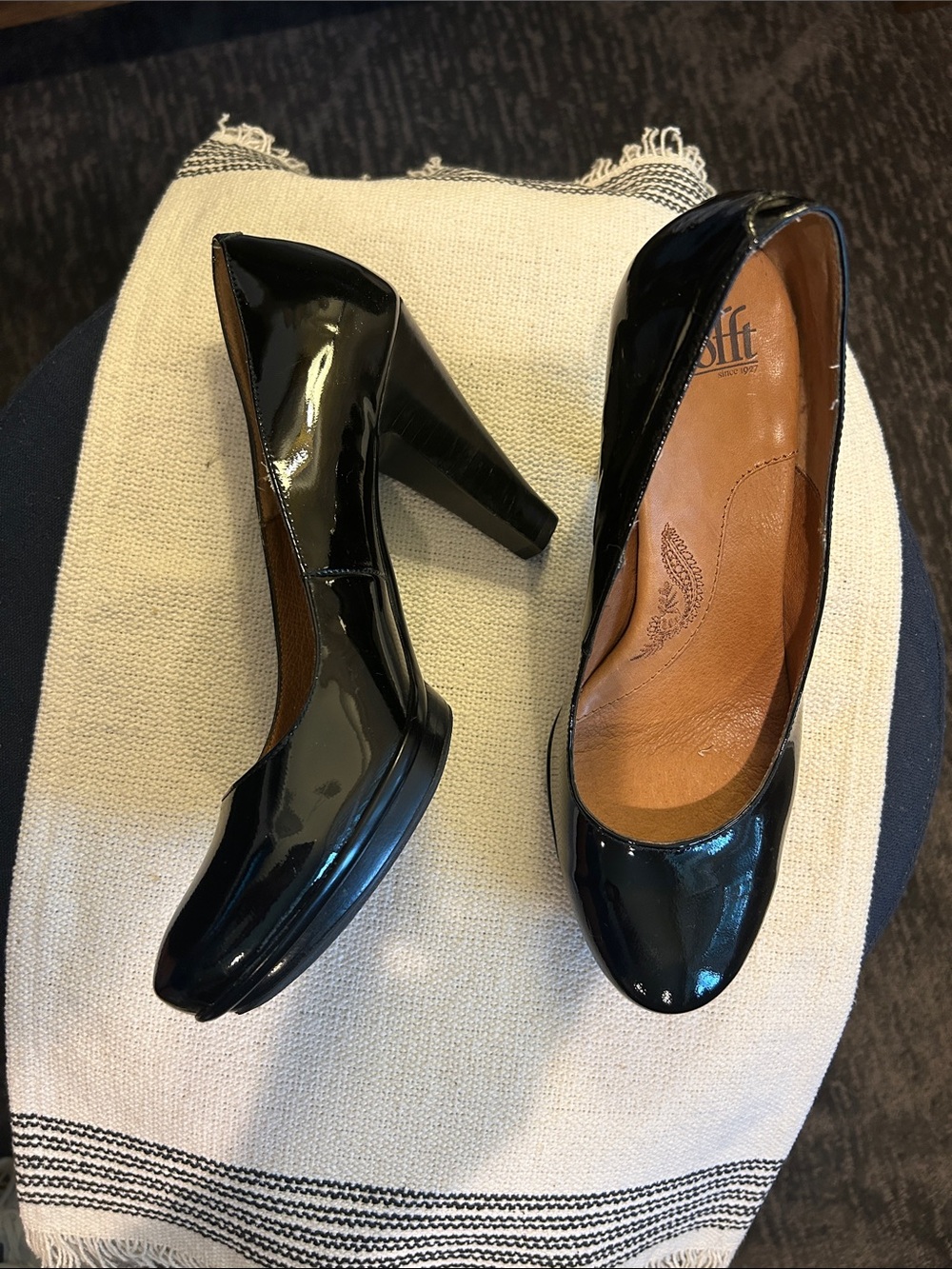 Sofft Black Patent Rounded-Toe High Heel Pumps